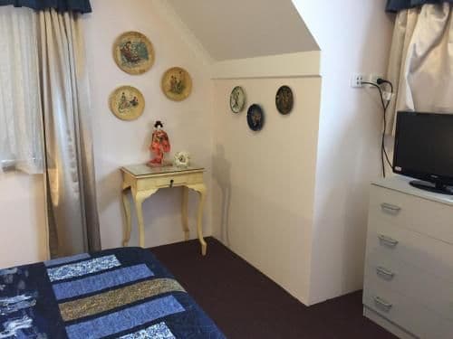 Large Single Room with Private Bathroom