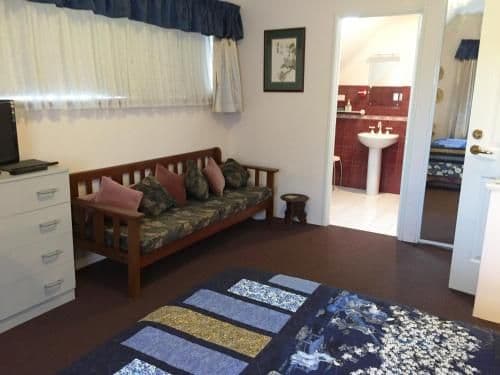 Large Single Room with Private Bathroom