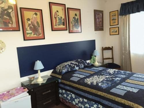Large Single Room with Private Bathroom