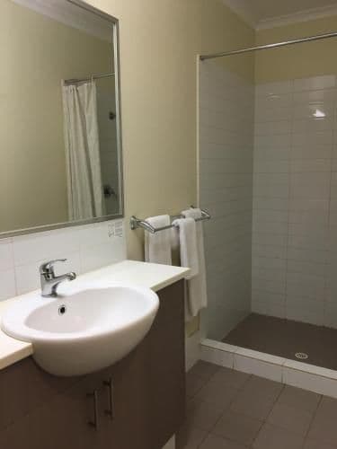 Business Queen Room