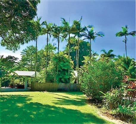 Apartment with Garden View