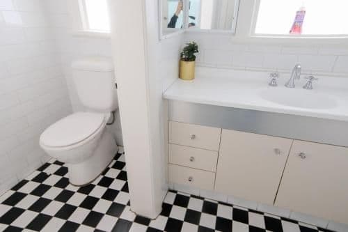 Basic Double Room with Shared Bathroom