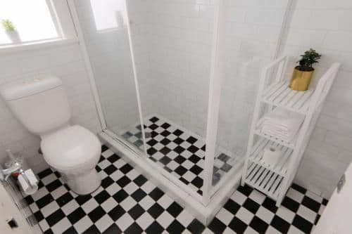Basic Double Room with Shared Bathroom