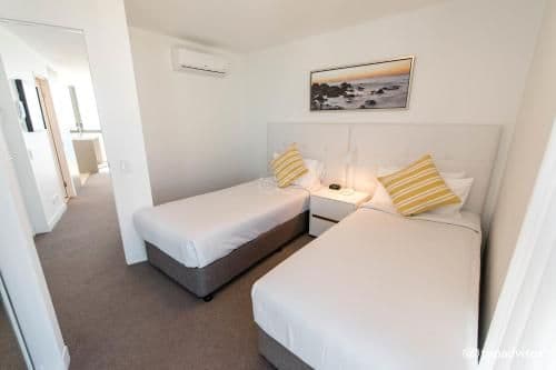 Two Bedroom Apartment with Ocean View - Higher Floor