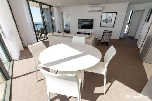 Two Bedroom Apartment with Ocean View - Higher Floor