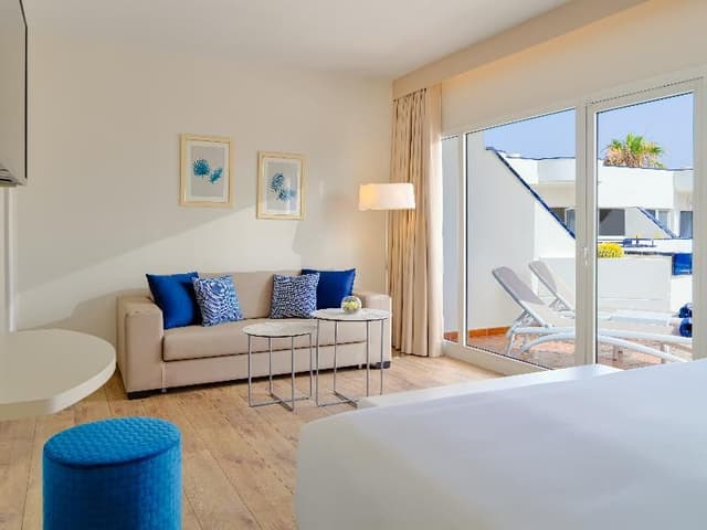 JUNIOR SUITE CAPACITY 2