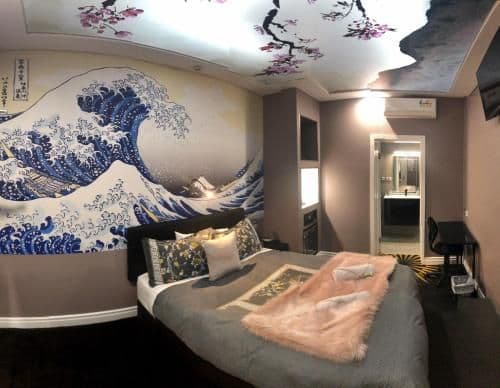 Deluxe Queen Room