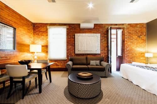 Deluxe Spa Room