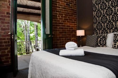 Deluxe Spa Room