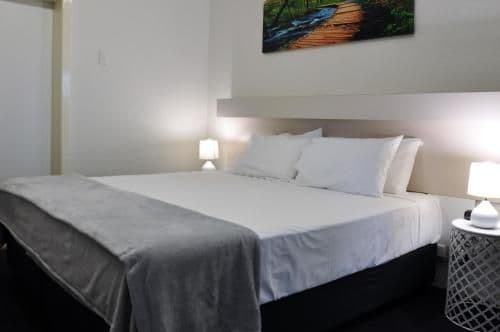 Deluxe King Suite