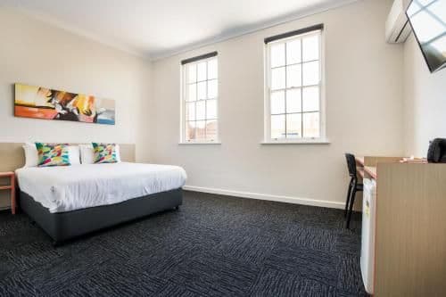 Economy Queen with Shared Facilities and Free Welcome Drink For Two Guests