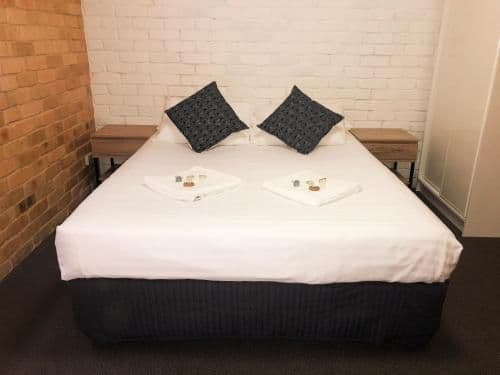 Standard Queen Room