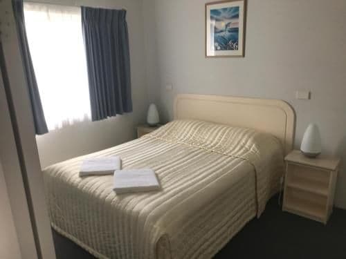 Two-Bedroom Apartment with Sea View 5