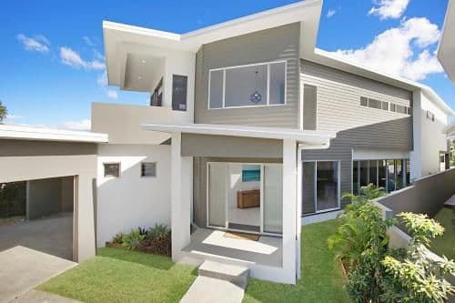 Five-Bedroom Holiday Home