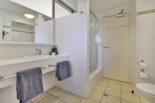 1 Bedroom Apartment with Sea View