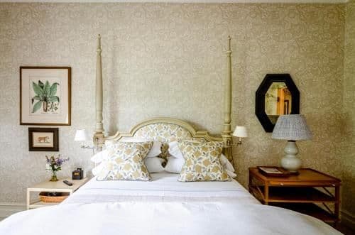 Queen Room - The Raj