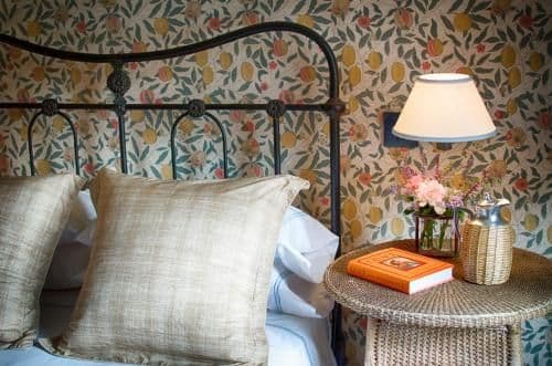 Queen Room - Pomegranate