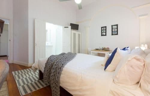 Queen Suite with Private Bathroom