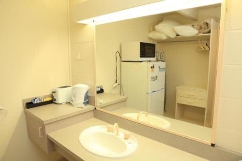 Family Room (4 persons)
