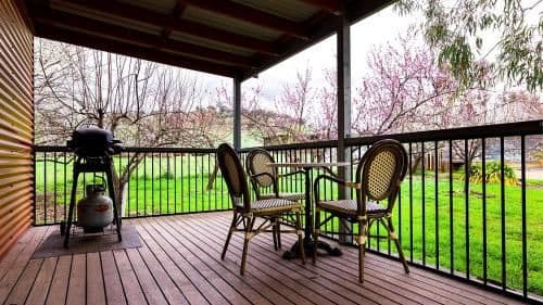 Deluxe One-Bedroom Cottage