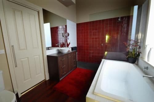 Deluxe Queen Suite