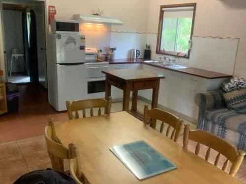 Rosella Three-Bedroom Cottage (7 Guests)