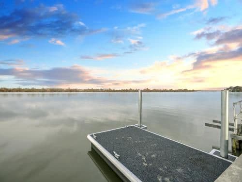 Four-Bedroom Holiday Home - River Front