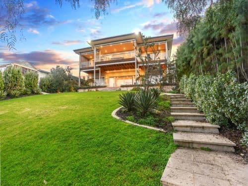 Four-Bedroom Holiday Home - River Front