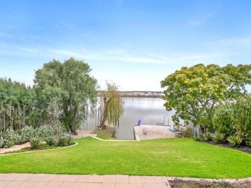 Four-Bedroom Holiday Home - River Front