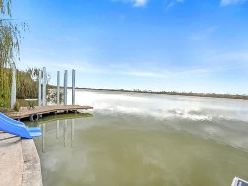 Four-Bedroom Holiday Home - River Front