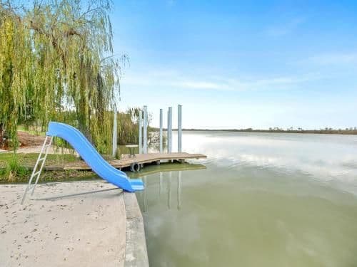 Four-Bedroom Holiday Home - River Front