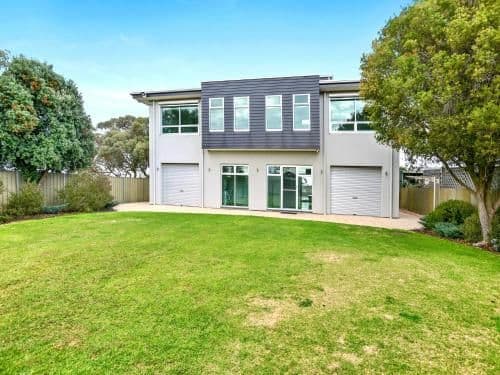 Four-Bedroom Holiday Home - River Front
