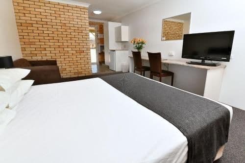 Deluxe Queen Room
