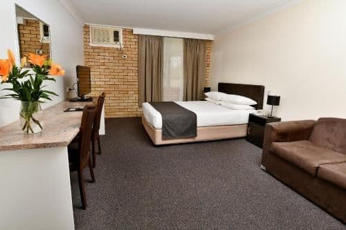 Deluxe Queen Room