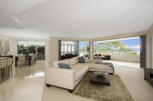 Seven-Bedroom Apartment