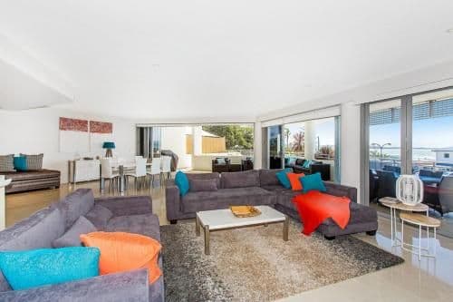 Seven-Bedroom Apartment