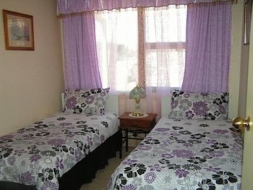 Gooseberry - Two-Bedroom Cottage
