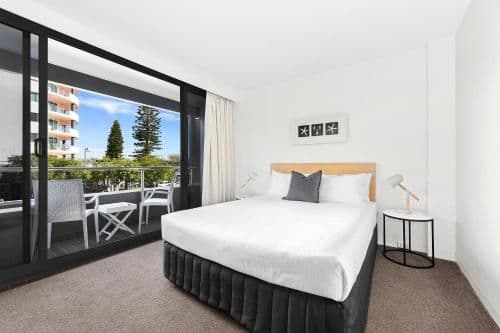Standard Queen Room - Sweet Sleeper OG