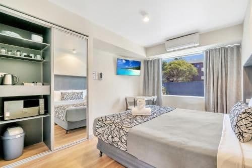 Budget King Room - Street Parking