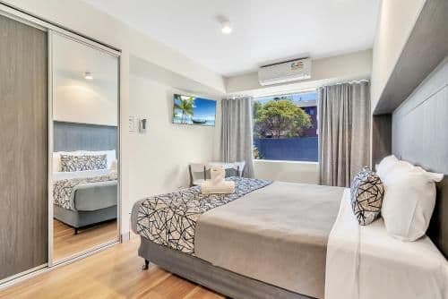 Budget King Room - Street Parking