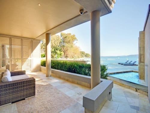 Luxury One-Bedroom Apartment - Pool Level 101