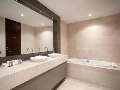 Luxury One-Bedroom Apartment - Pool Level 101