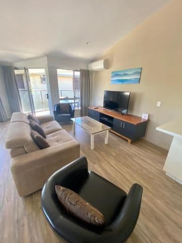 One-Bedroom Apartment Street Side