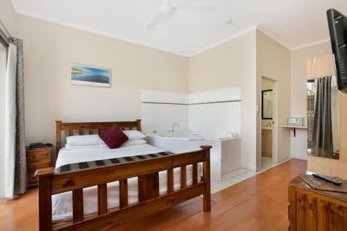 Suite with Spa Bath