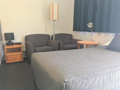 Large Twin Room with Kitchenette