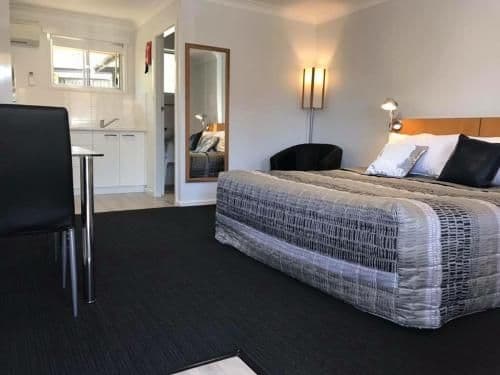 Superior King Room with Kitchenette