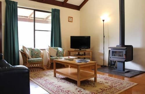 Kookaburra Three-Bedroom Chalet