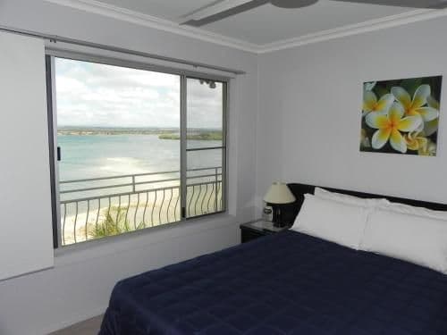 Deluxe One-Bedroom Apartment with River View