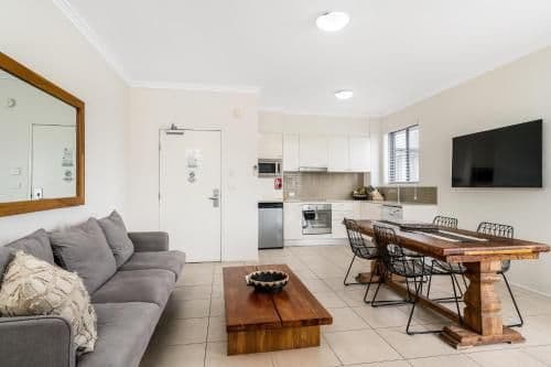 One-Bedroom Studio