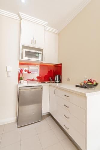 Apartment with Kitchenette